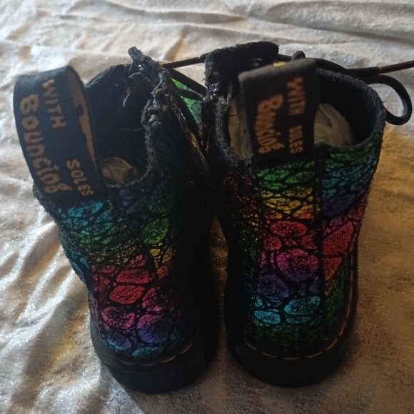 Rainbow Doc Martens in size 2 young ladies. Very expensive new and these are new - Picture 4 of 10